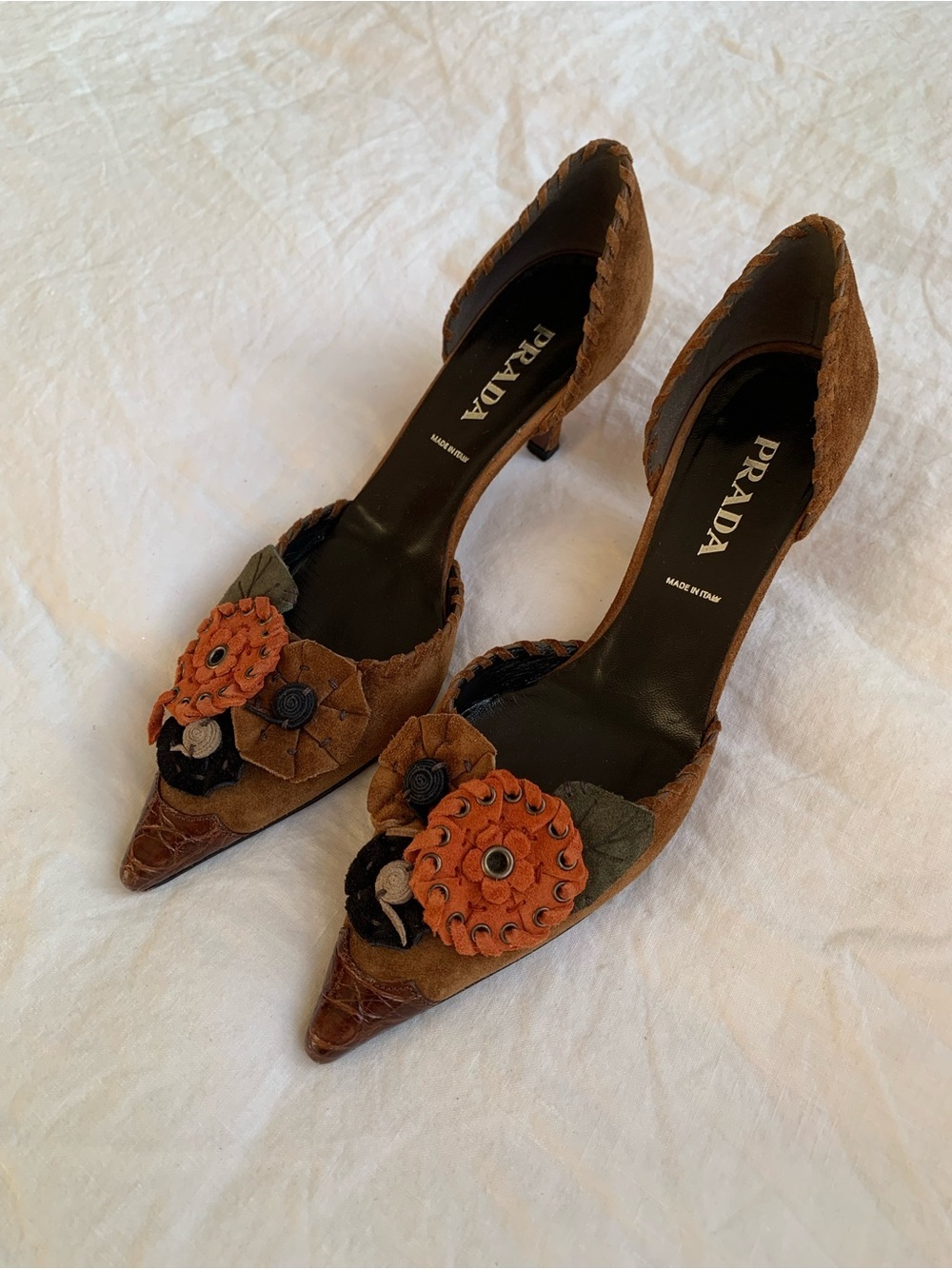 Vintage Prada Suede Rosette Flower Pointy Toe Kitten Heels Tan Brown - Picture 3 of 9
